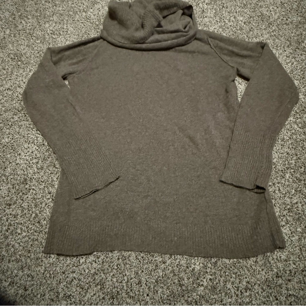Banana Republic wool cashmere Italian yarn turtleneck sweater large cowl neck
